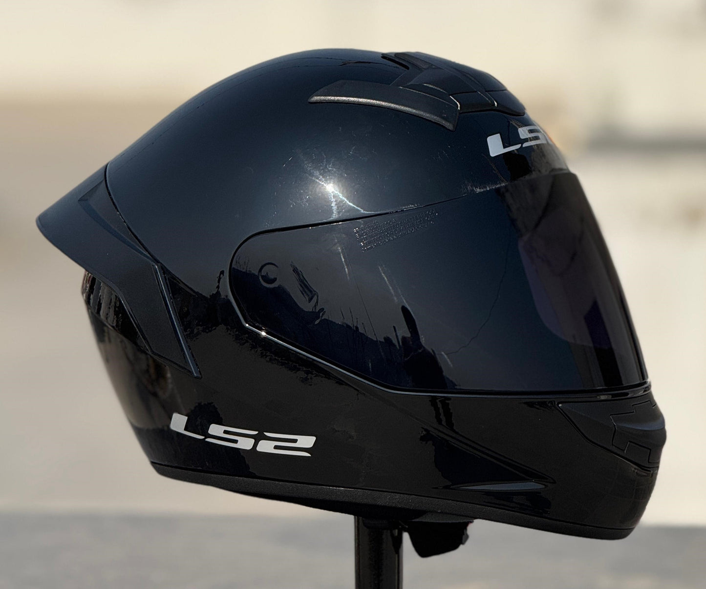 AFTERMARKET VISOR COMPATIBLE WITH LS2 FF352/ FF391 HELMETS. ( MODEL ROOKIE)