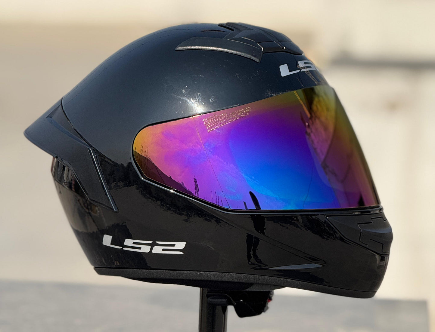 AFTERMARKET VISOR COMPATIBLE WITH LS2 FF352/ FF391 HELMETS. ( MODEL ROOKIE)